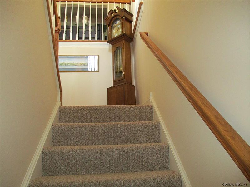 4th image of 906 VLY POINTE Drive