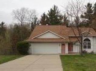 733 Riverhills Ct, Newaygo, MI 49337