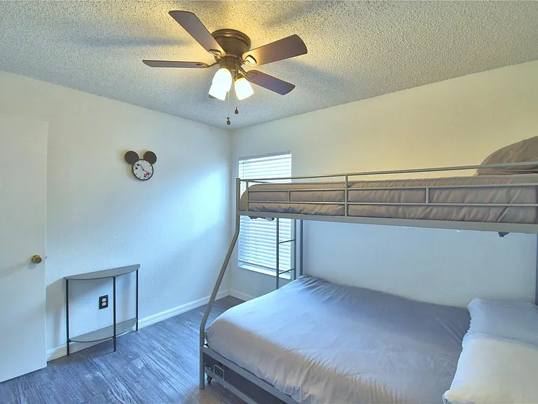 2935 Dickens Cir — Photo 40