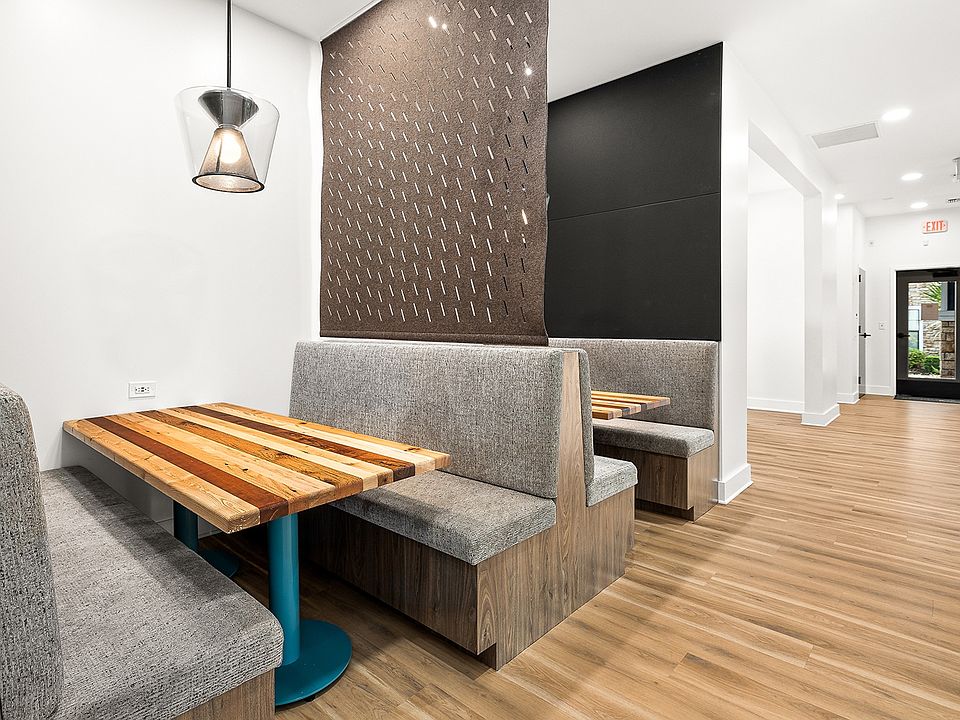 Resident Wi-Fi Lounge