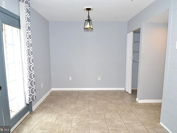 5th image of 1465 Stoney Point Way