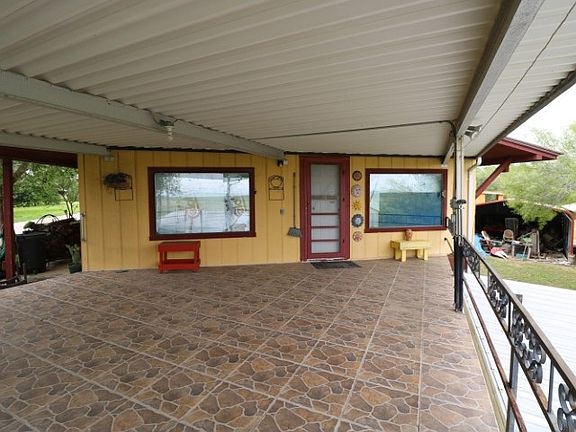 3rd image of 606 Papaya Dr