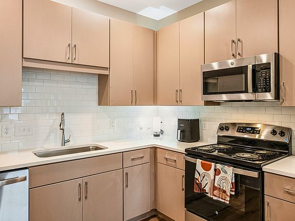 3rd image of 2076 Legacy Park Trl #2014-309