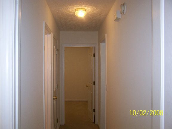 4th image of 1201 Red Oak Ct