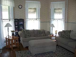 5th image of 105 Seneca St