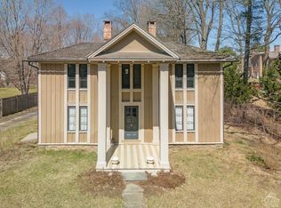 81 W Market St, Red Hook, NY 12571