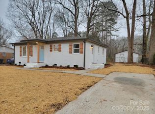 106 Greentree Dr, Mount Holly, NC 28120