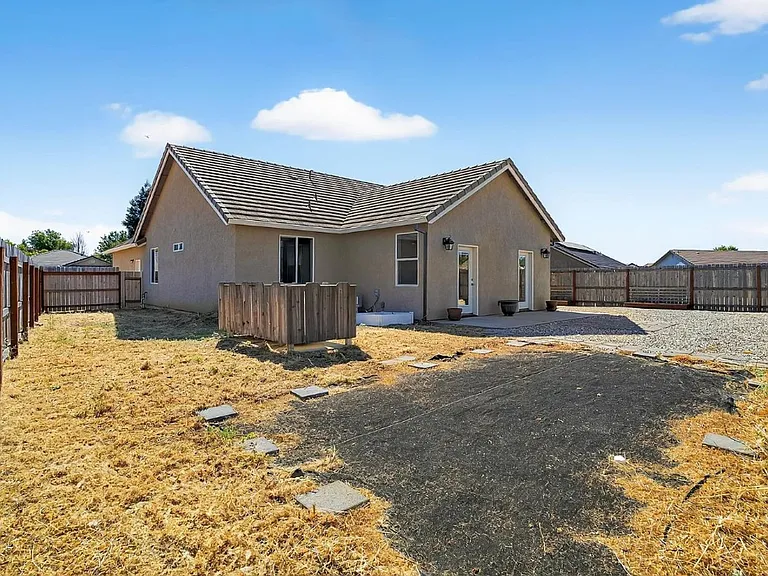 19009 Compass Dr — Photo 17