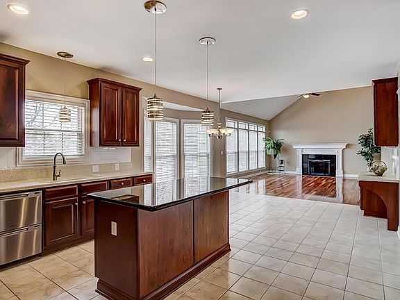 2nd image of 3462 Heritage Oaks Dr