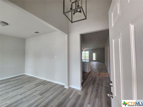 4th image of 9413 Glynhill Ct