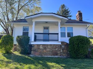 673 N Main St, Canton, NC 28716