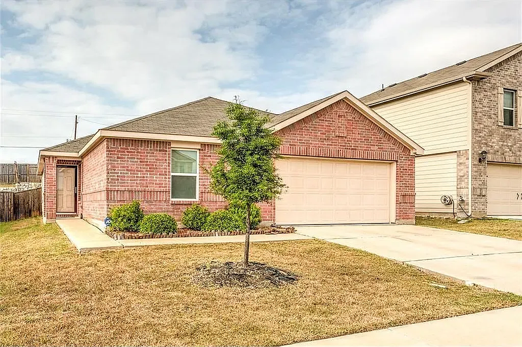 3 bed, 1650 sqft, $1,900 — Photo 1