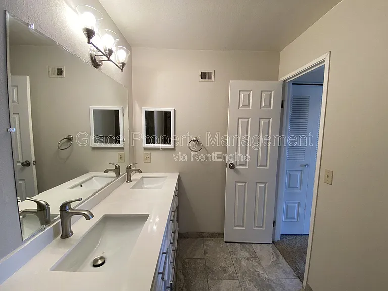 3318 S Ammons St #203 — Photo 9