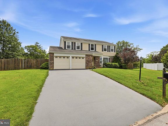 2nd image of 207 Musket Cir