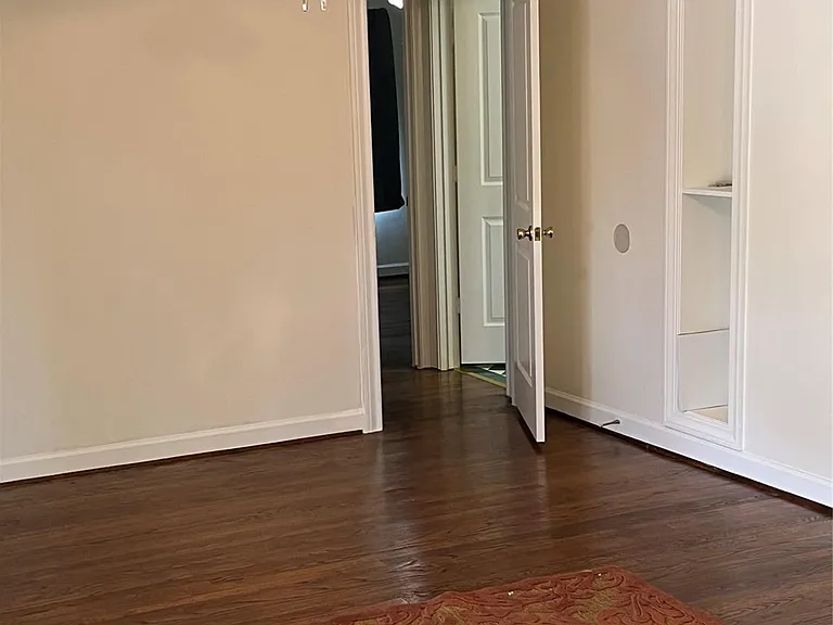 7717 Roswell St — Photo 4