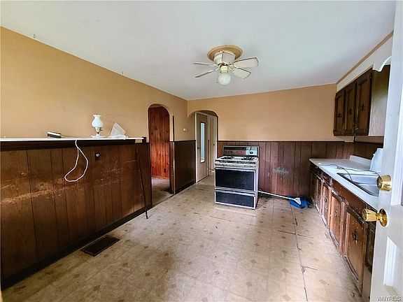 4th image of 1031 Exchange St #A