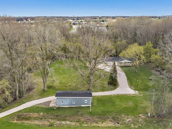 2nd image of 2879 Lime Kiln Rd