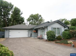 902 W D St, Lebanon, OR 97355