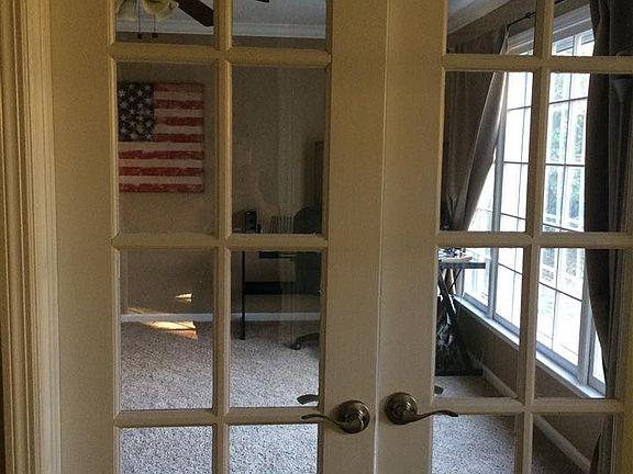 3rd image of 22 Glen Eagle Pl