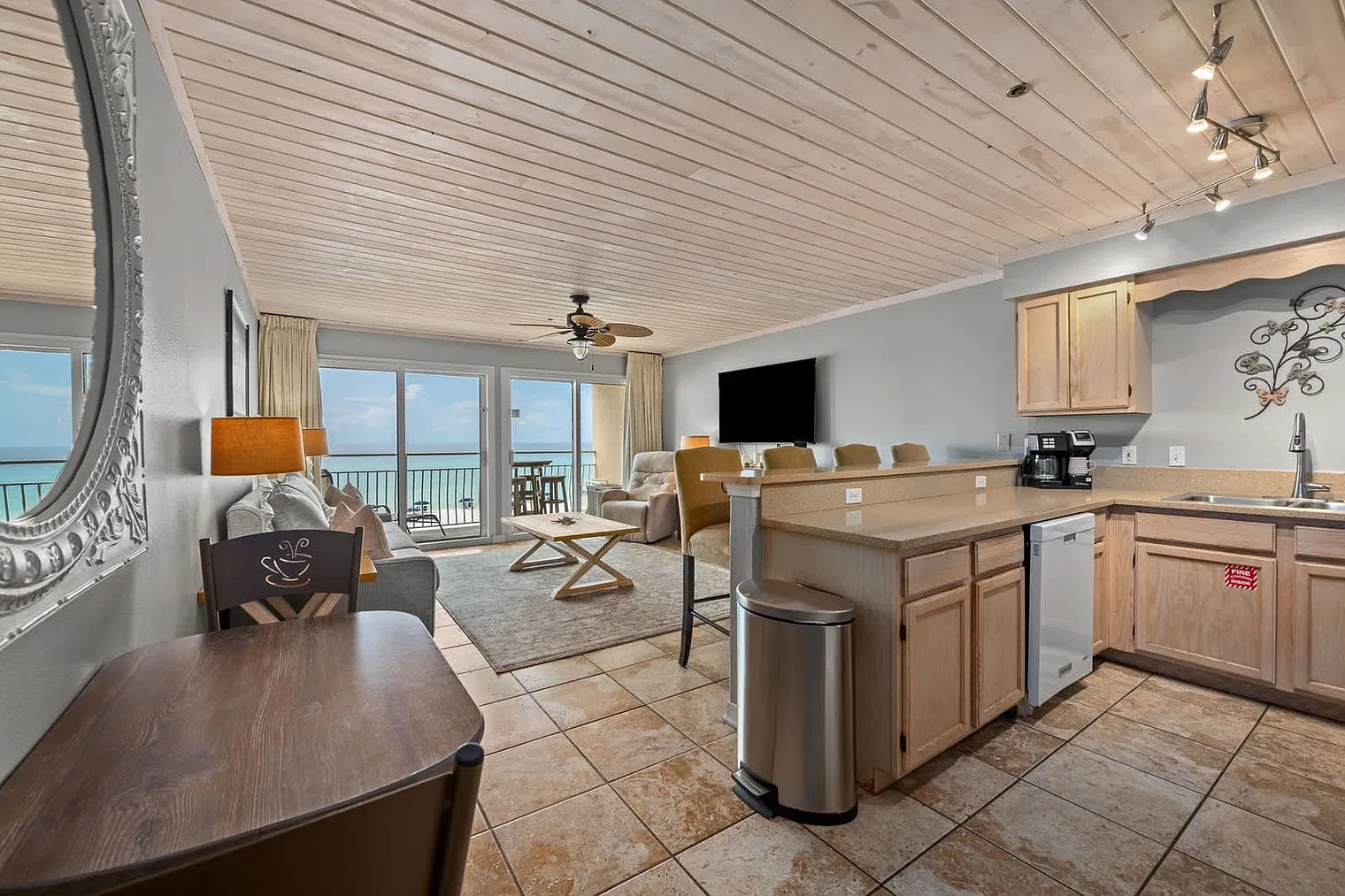1 bed, 1.0 bath, 796 sqft, $3,103 — Photo 4