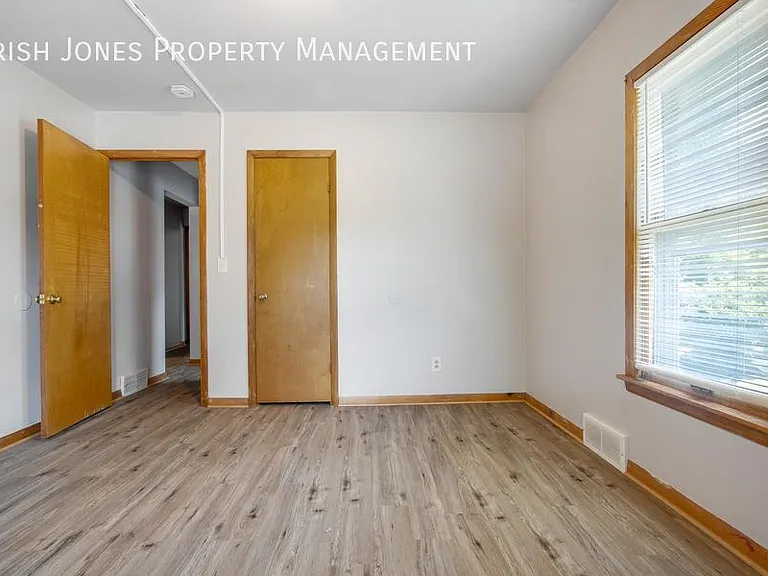 172 Main St — Photo 30