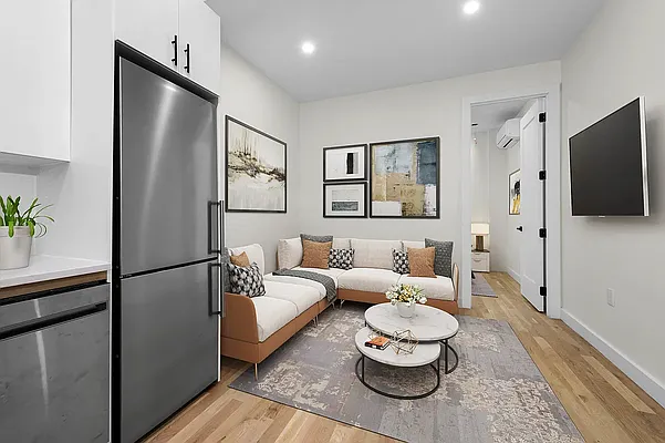 Rented by Manhattan Realty Group | media 3