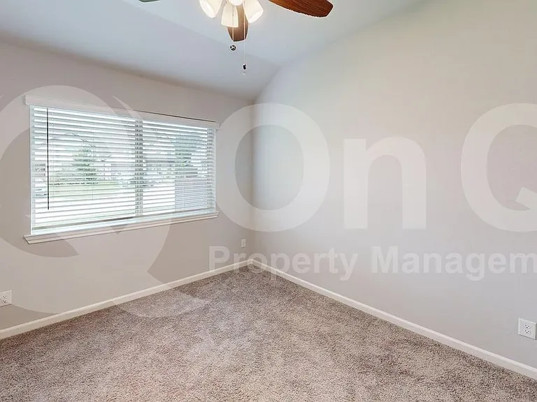 1016 Highberry Dr — Photo 12