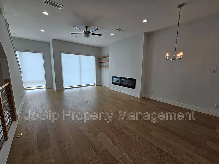 2620 Valley View Ln #102 — Photo 12