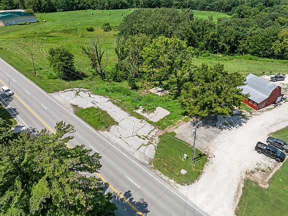 4th image of 1325 W Ashley Rd