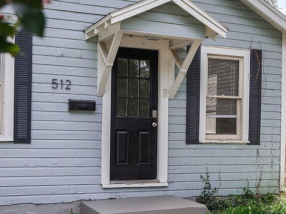 2nd image of 512 E Cozy St