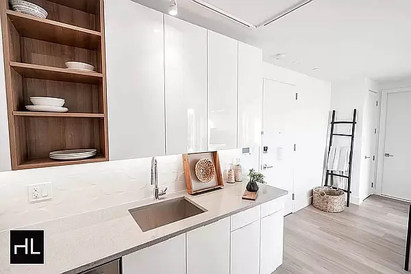 Rented by Highline Residential | media 76