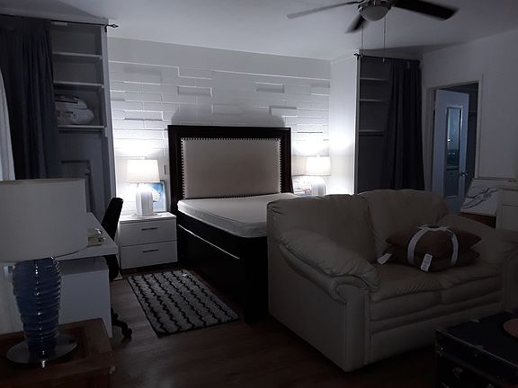 2nd image of 2525 SE 1st Ct APT 4