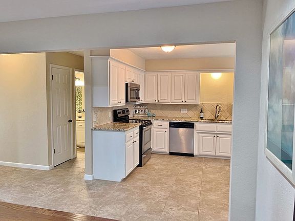 3rd image of 2811 NW Hilltop Dr