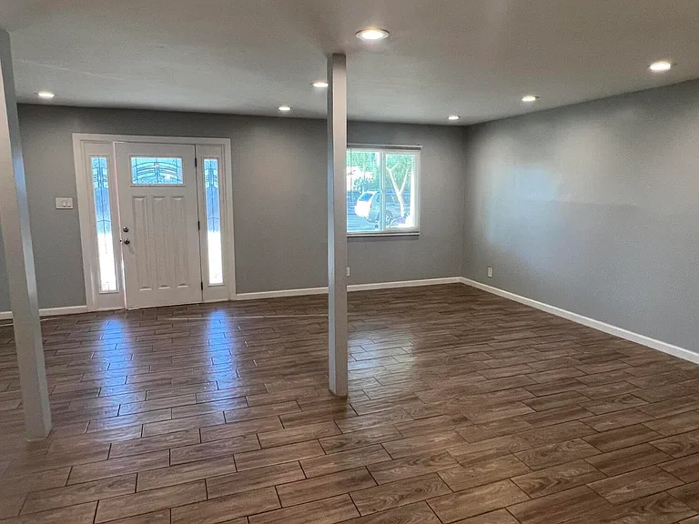 1115 E Whitton Ave — Photo 5