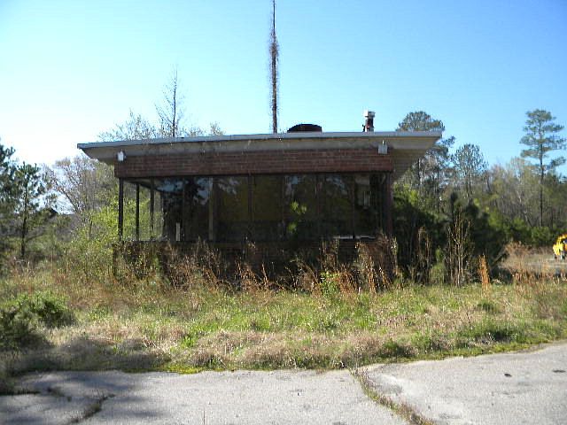 2nd image of 1970 Tanner Rd