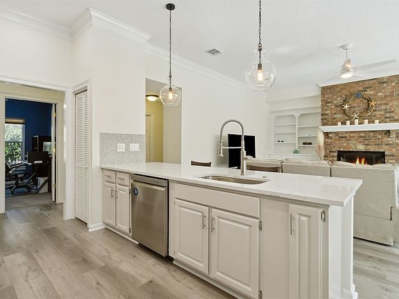 4th image of 1787 Arbor Dr