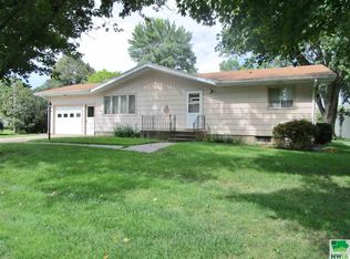 305 James St, Homer, NE 68030