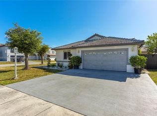 15902 SW 73rd St, Miami, FL 33193