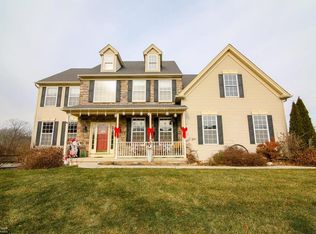 5185 Curly Horse Dr, Center Valley, PA 18034