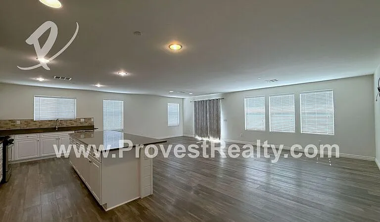 15946 Silvertip Way — Photo 4