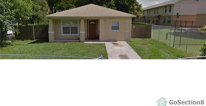 1st image of 3112 E Lake Ave