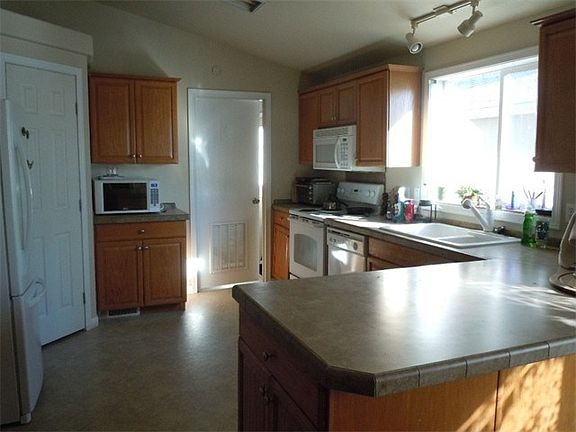 4th image of 31 E Black Tail Dr