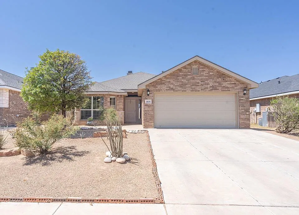 809 Nolan Ryan Dr