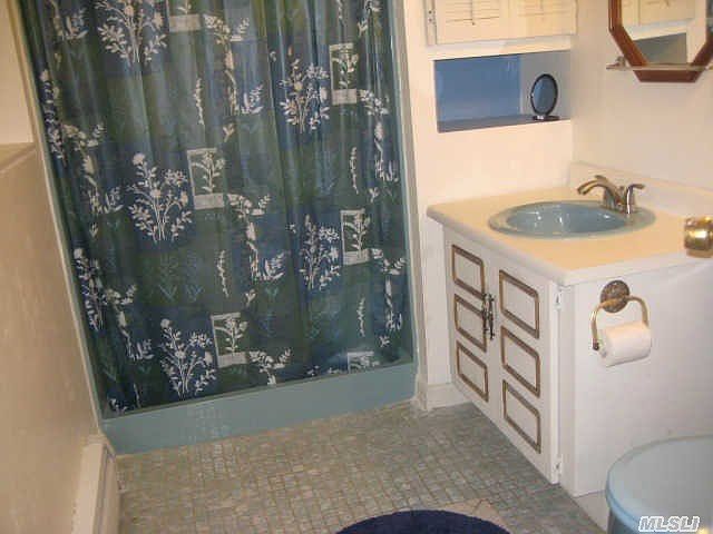 1st image of 129 W 7th St
