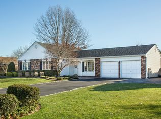 31 Timber Ridge Dr, Commack, NY 11725