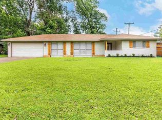 1470 Longfellow Dr, Beaumont, TX 77706