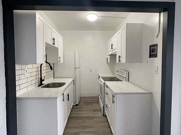5th image of 1338 Ouellette Ave Unit 308