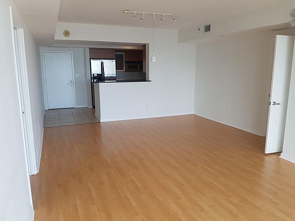 3rd image of 345 Biscayne Blvd #4241