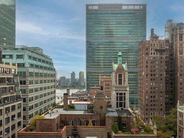 303 East 43rd Street image 12 of 14