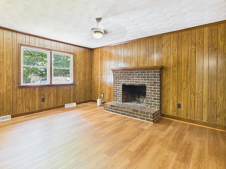 3041 Clintwood Rd — Photo 15